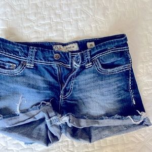 Very cute denim shorts. Great condition